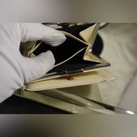 Burberry Vintage Wallet - Picture 9 of 13